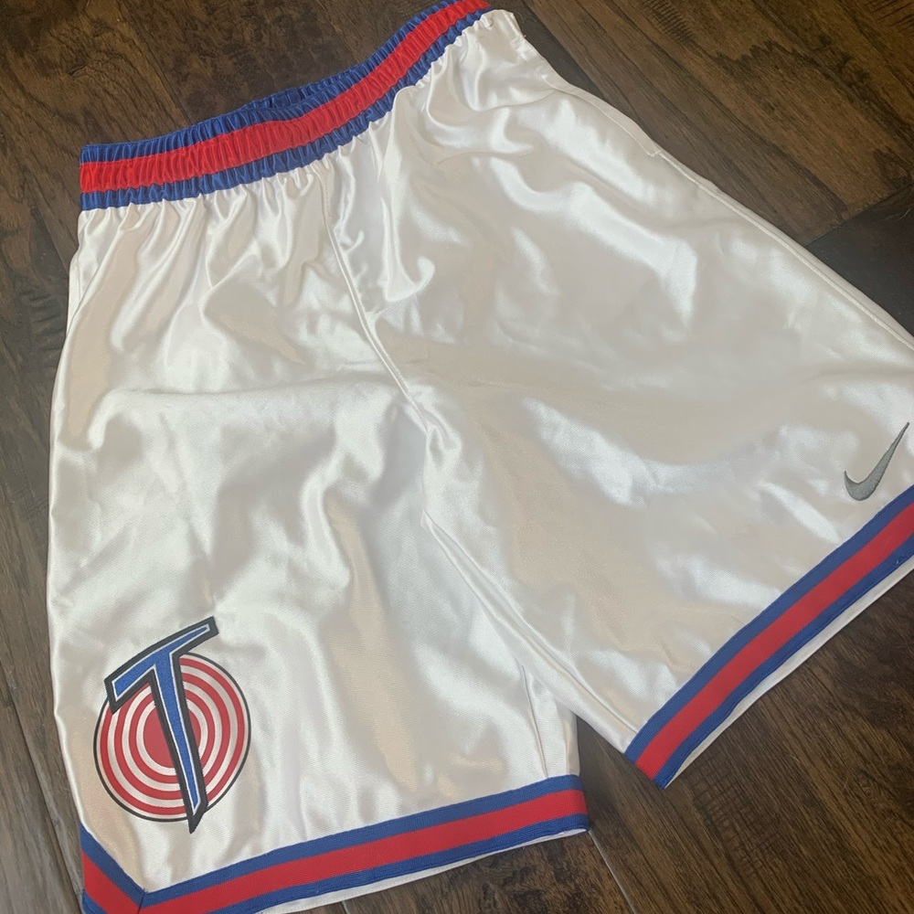 Space Jam Looney Tunes Youth XL shorts